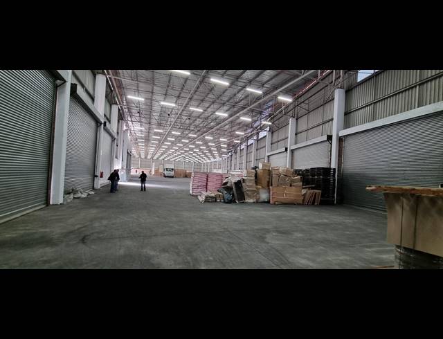4,172M² WAREHOUSE TO LET IN SACKS CIRCLE INDUSTRIAL